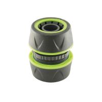 На фото изображено МУФТА ДЛЯ ШЛАНГОВ 1/2" - 3/4"  ПЛАСТМ. С РЕЗИН. ПОКРЫТИЕМ (20/200)  096-5708E АКЦИЯ